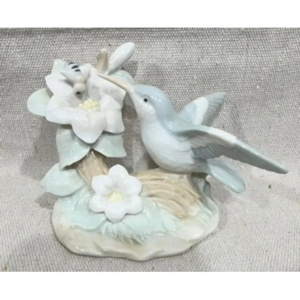 George Good Hummingbird Porcelain Figurine Blue White Flowers Bee Vintage Decor